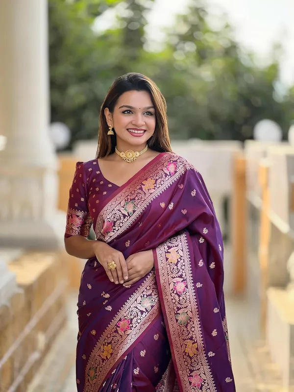 Women_Kanjivaram_Silk_Saree_With_Unstitched_Blouse_Piece