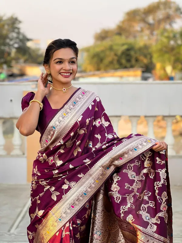 Women_Banarasi_Silk_Jacquard_Saree_With_Blouse_Piece