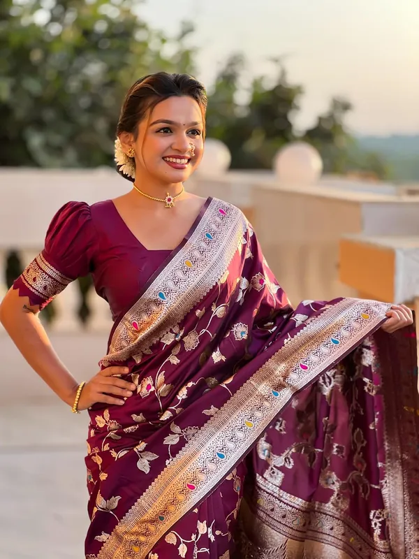 Women_Banarasi_Silk_Jacquard_Saree_With_Blouse_Piece