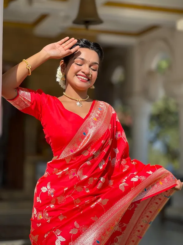Banarasi_Silk_Jacquard_Saree_With_Blouse_Piece