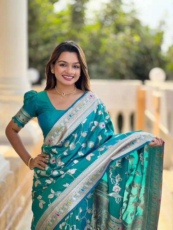 Women_Banarasi_Silk_Jacquard_Saree_With_Blouse_Piece