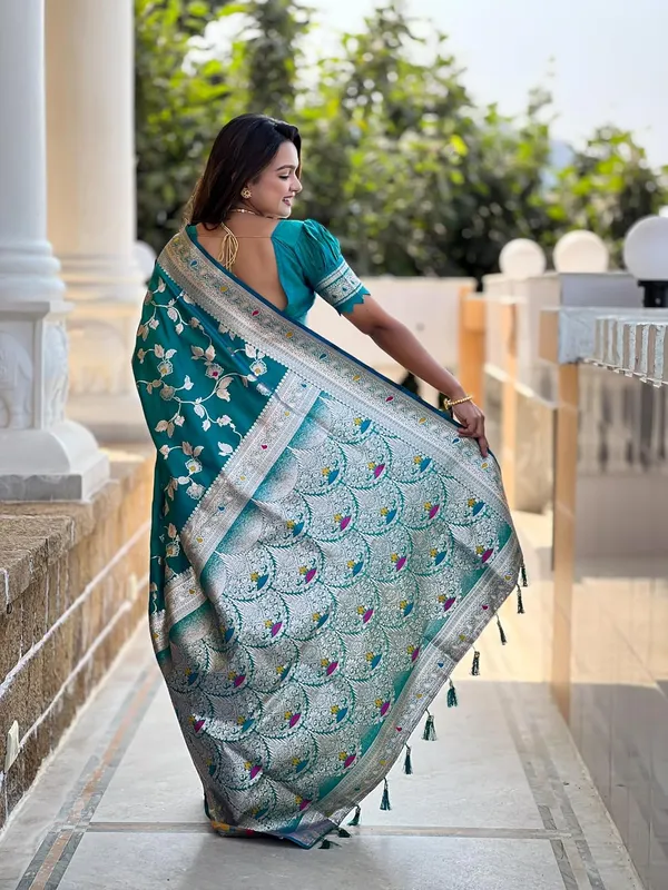Women_Banarasi_Silk_Jacquard_Saree_With_Blouse_Piece