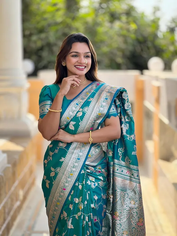 Women_Banarasi_Silk_Jacquard_Saree_With_Blouse_Piece