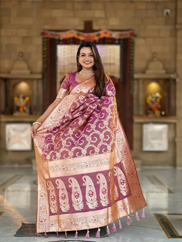 Banarasi_Silk_Blend_Saree_With_Blouse_Piece