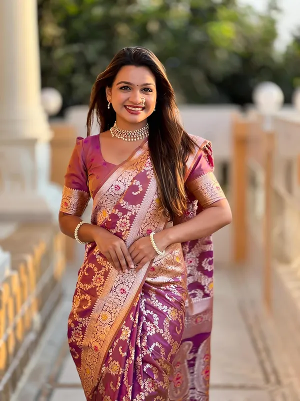 Banarasi_Silk_Blend_Saree_With_Blouse_Piece