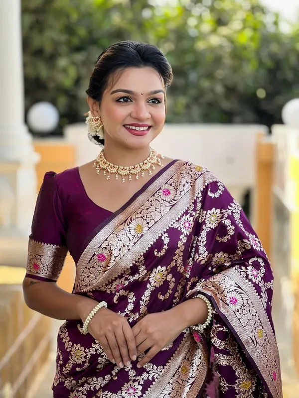 Women_Banarasi_Silk_Blend_Saree_With_Blouse_Piece