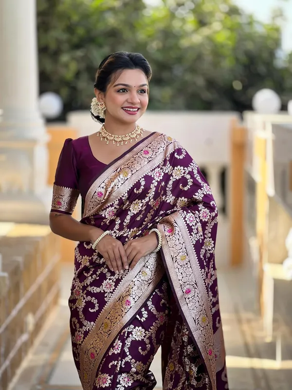 Women_Banarasi_Silk_Blend_Saree_With_Blouse_Piece
