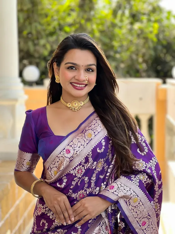 Banarasi_Silk_Blend_Saree_With_Blouse_Piece