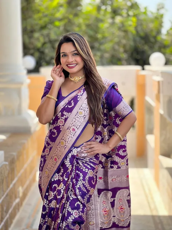 Banarasi_Silk_Blend_Saree_With_Blouse_Piece