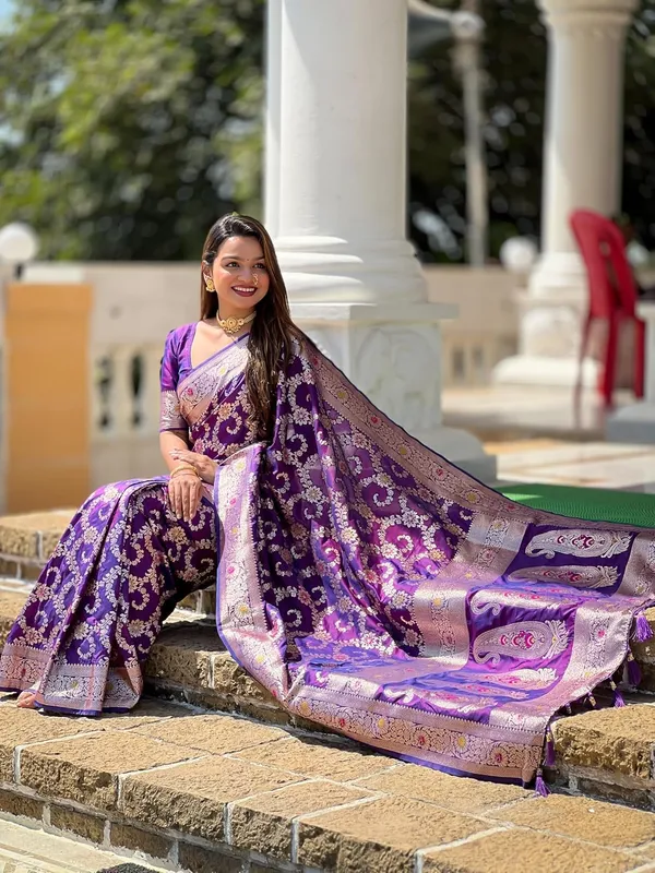 Banarasi_Silk_Blend_Saree_With_Blouse_Piece