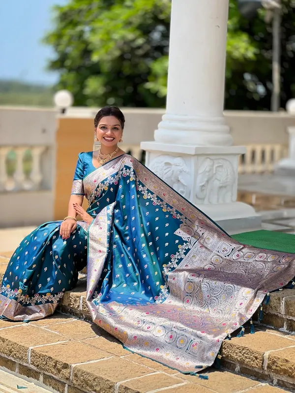 Banarasi_Silk_Kanjivaram_Saree_With_Blouse_Piece