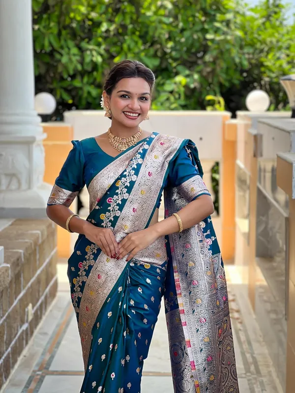 Banarasi_Silk_Kanjivaram_Saree_With_Blouse_Piece