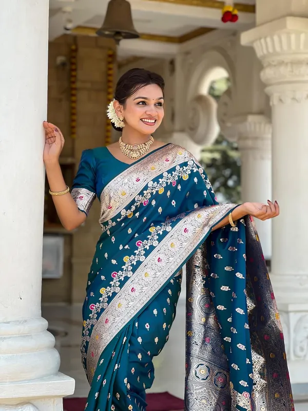 Banarasi_Silk_Kanjivaram_Saree_With_Blouse_Piece