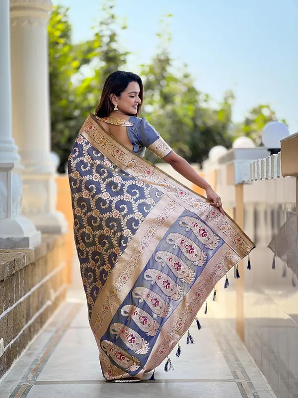 Banarasi_Silk_Blend_Saree_With_Blouse_Piece