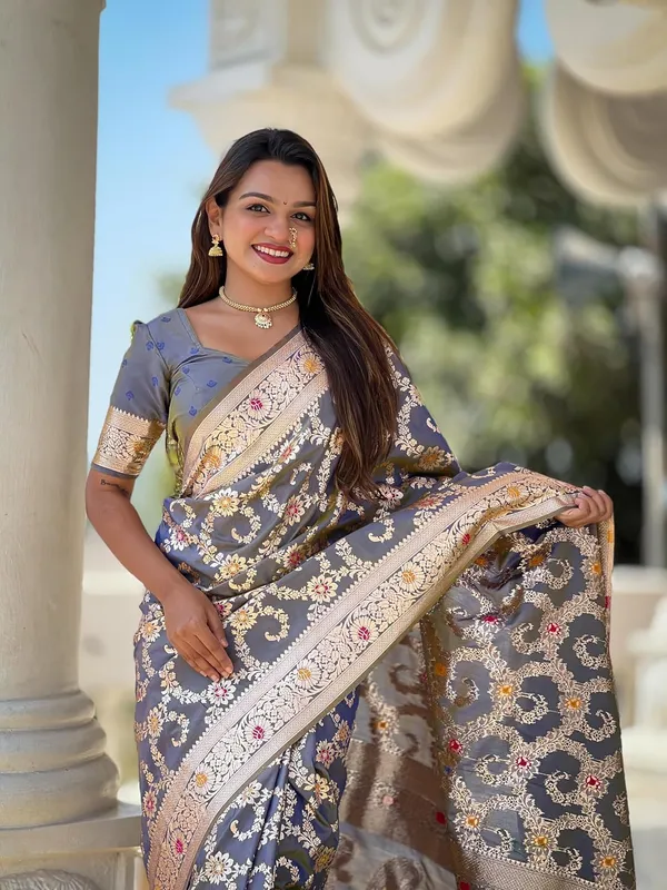 Banarasi_Silk_Blend_Saree_With_Blouse_Piece