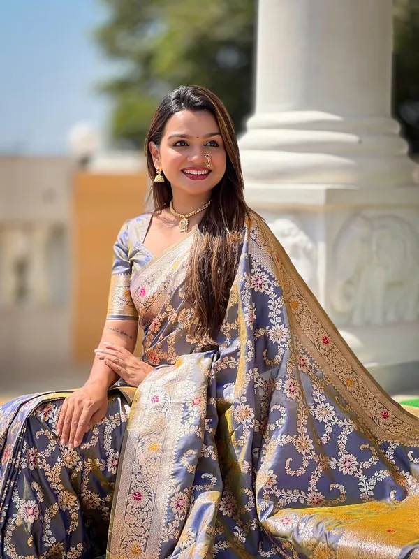 Banarasi_Silk_Blend_Saree_With_Blouse_Piece