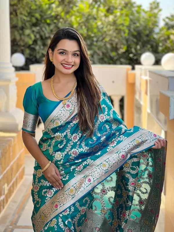Banarasi_Silk_Blend_Saree_With_Blouse_Piece