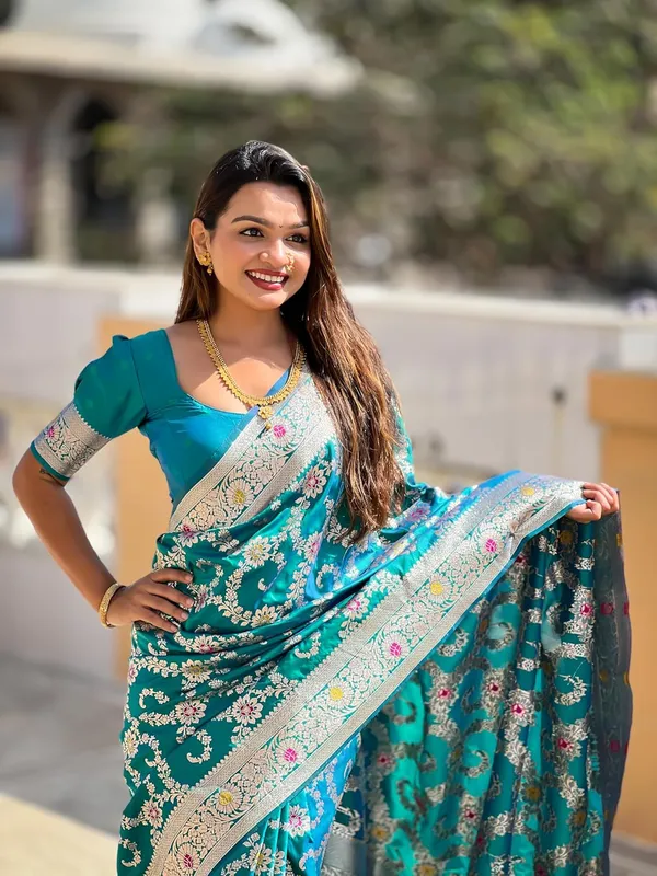 Banarasi_Silk_Blend_Saree_With_Blouse_Piece