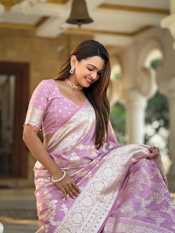 Banarasi_Silk_Jacquard_Saree_With_Blouse_Piece