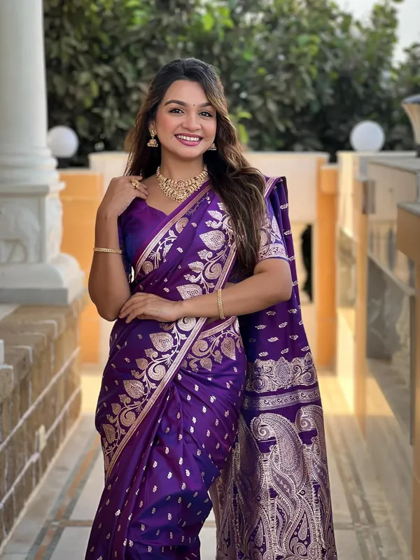 Banarasi_Silk_Jacquard_Saree_With_Blouse_Piece