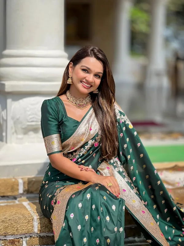 Banarasi_Silk_Kanjivaram_Saree_With_Blouse_Piece