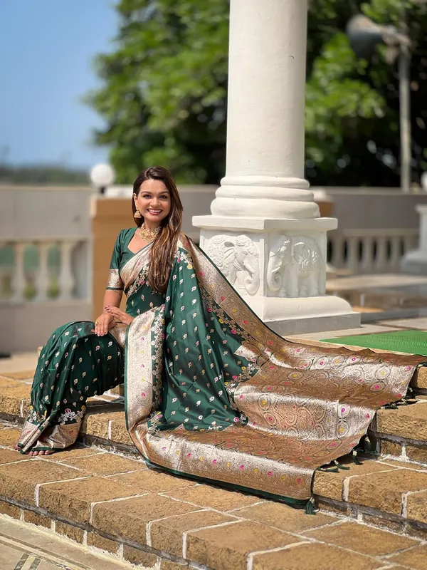 Banarasi_Silk_Kanjivaram_Saree_With_Blouse_Piece