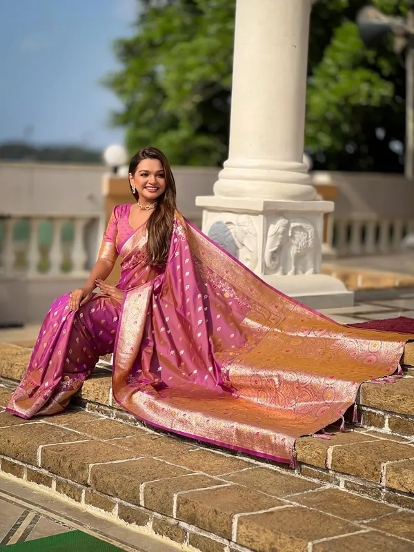 Banarasi_Silk_Kanjivaram_Saree_With_Blouse_Piece