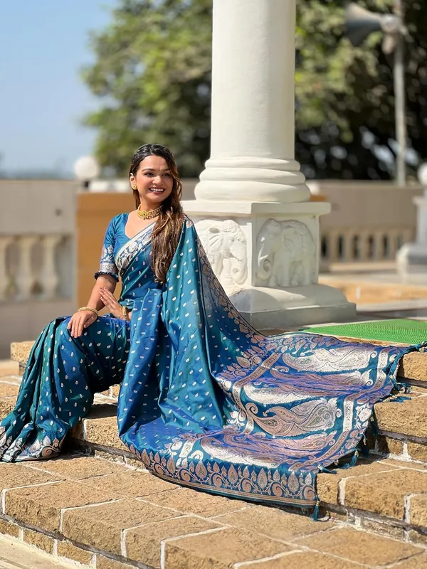 Banarasi_Silk_Jacquard_Saree_With_Blouse_Piece