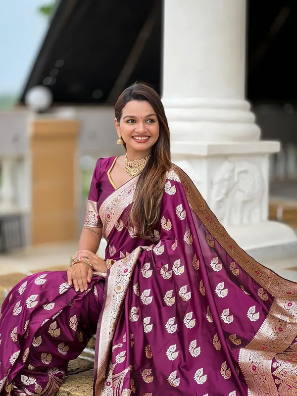 Women_Banarasi_Silk_Jacquard_Saree_With_Blouse_Piece