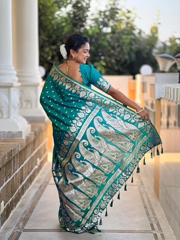 Banarasi_Silk_Jacquard_Saree_With_Blouse_Piece