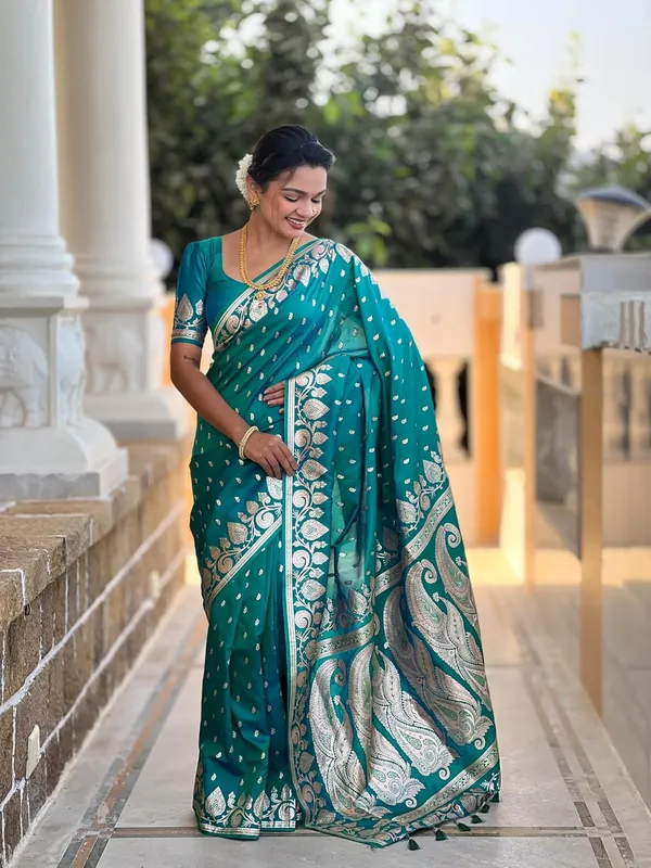 Banarasi_Silk_Jacquard_Saree_With_Blouse_Piece