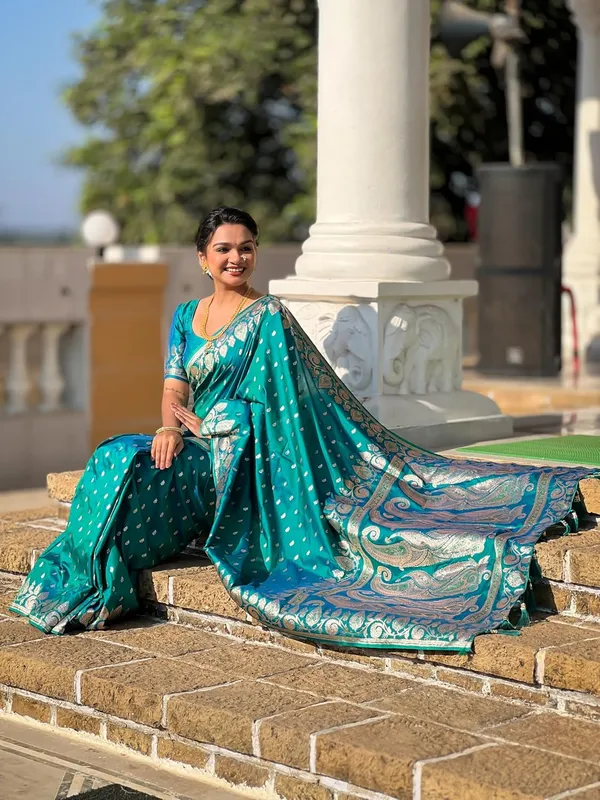 Banarasi_Silk_Jacquard_Saree_With_Blouse_Piece