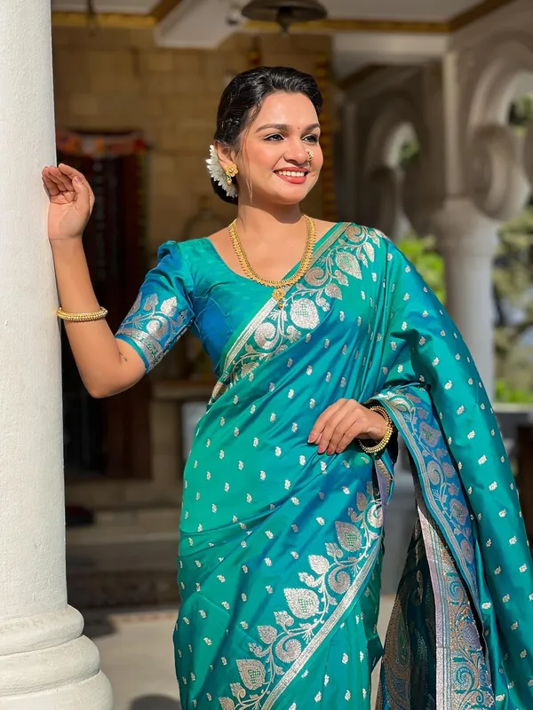Banarasi_Silk_Jacquard_Saree_With_Blouse_Piece