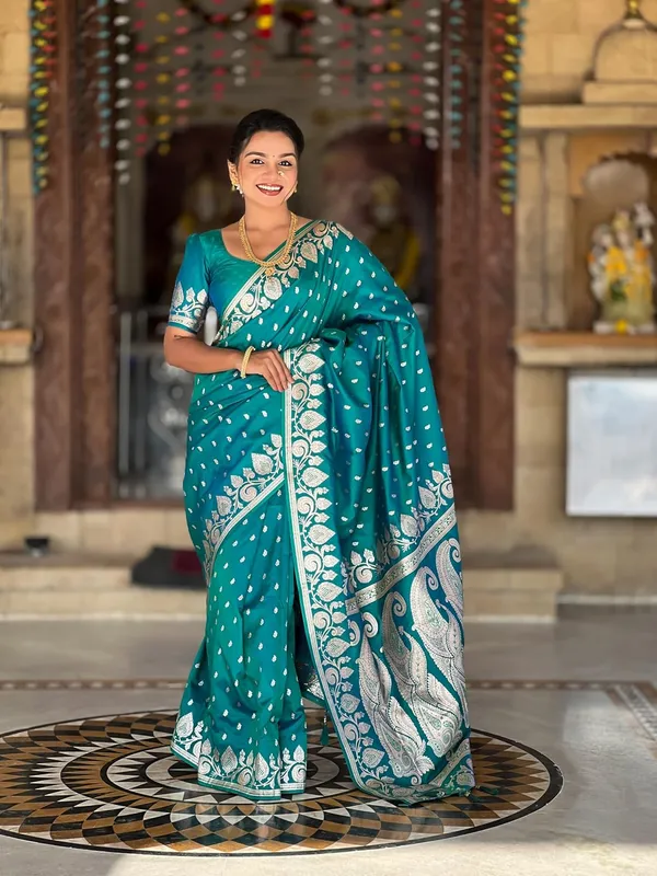 Banarasi_Silk_Jacquard_Saree_With_Blouse_Piece