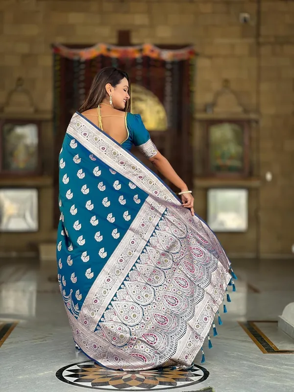 Banarasi_Silk_Jacquard_Saree_With_Blouse_Piece