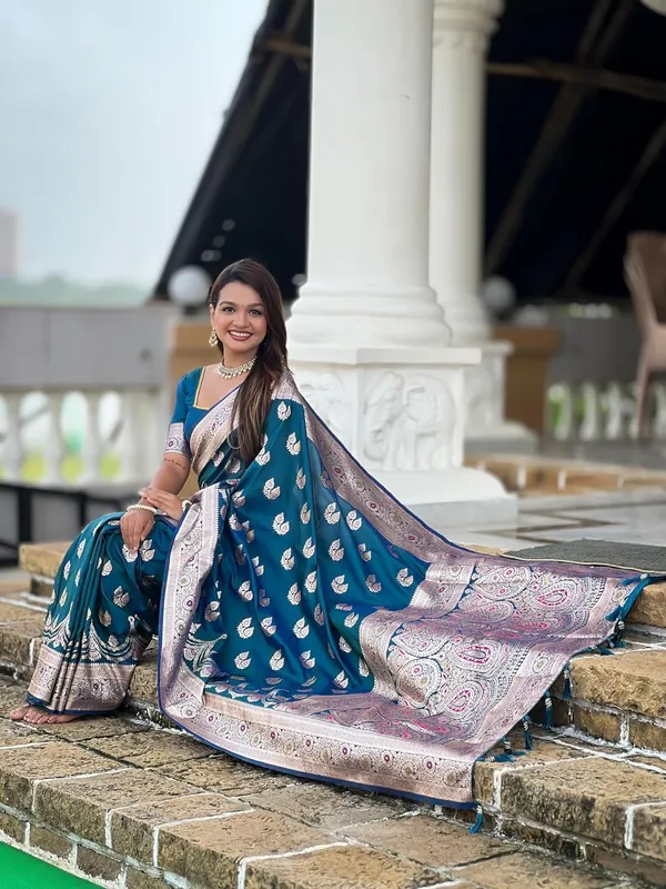 Banarasi_Silk_Jacquard_Saree_With_Blouse_Piece