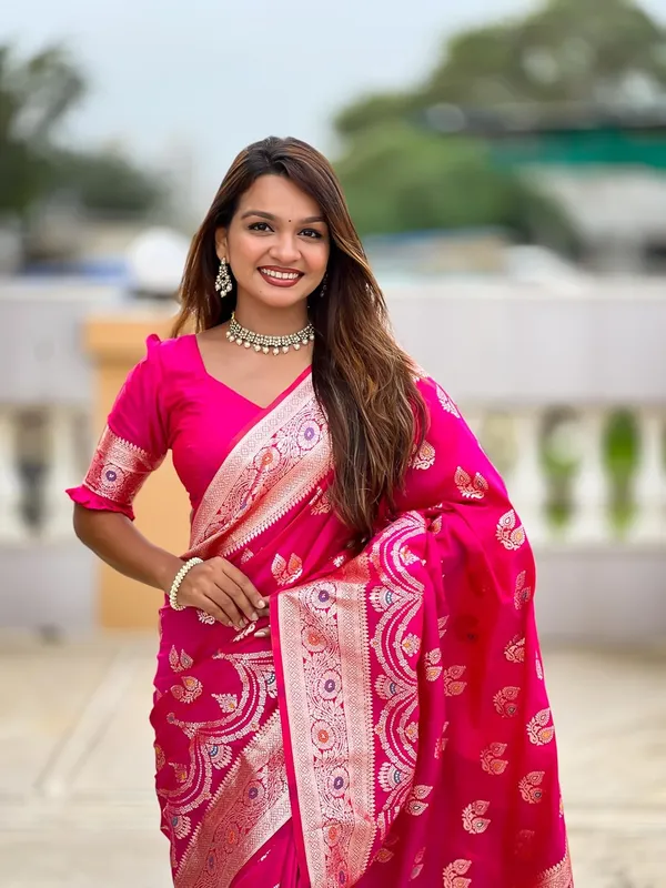 Banarasi_Silk_Jacquard_Saree_With_Blouse_Piece