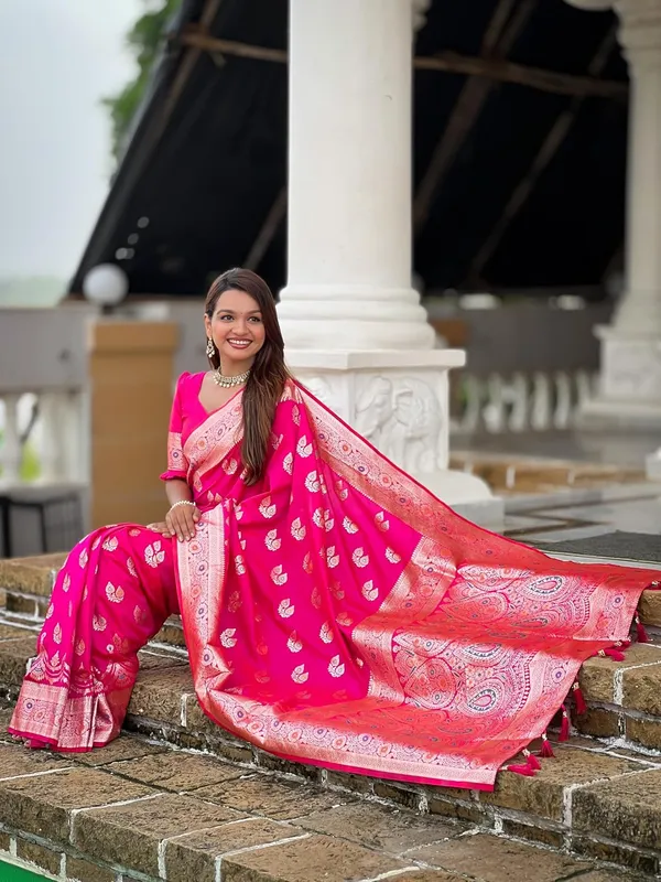Banarasi_Silk_Jacquard_Saree_With_Blouse_Piece