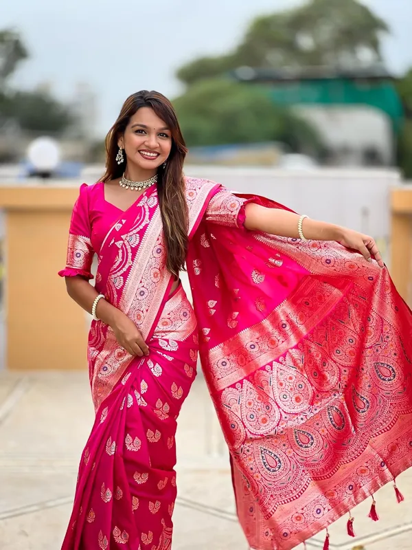Banarasi_Silk_Jacquard_Saree_With_Blouse_Piece