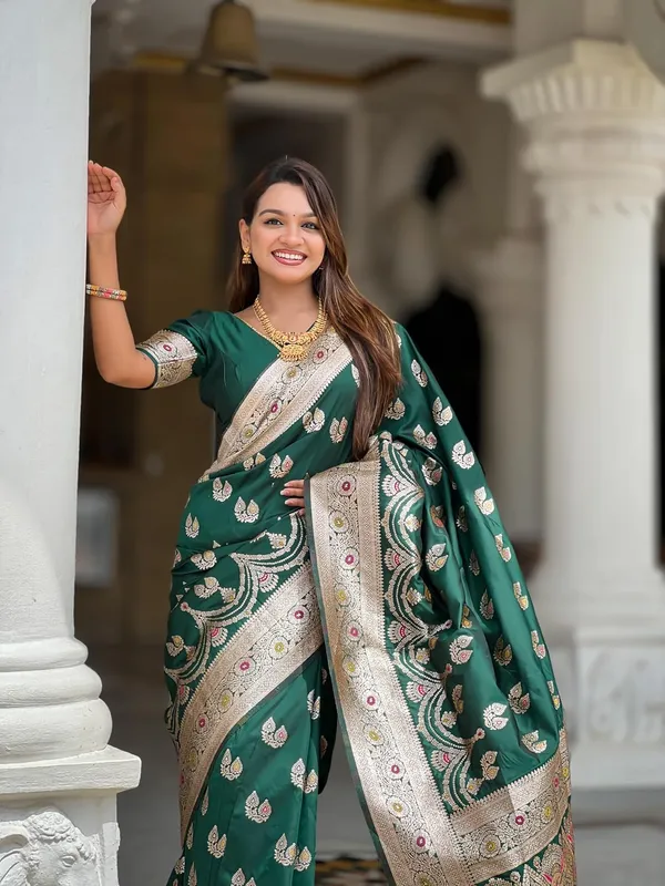 Women_Banarasi_Silk_Jacquard_Saree_With_Blouse_Piece