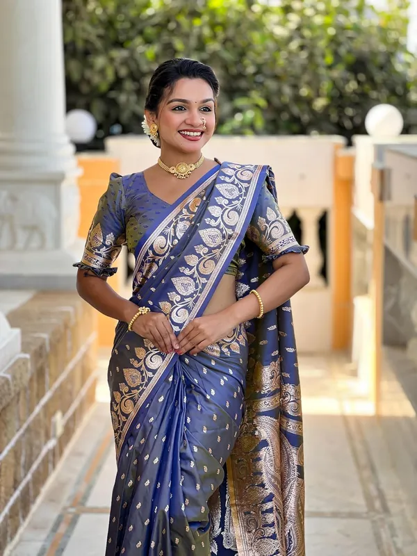 Women_Banarasi_Silk_Jacquard_Saree_With_Unstitched_Blouse_Piece