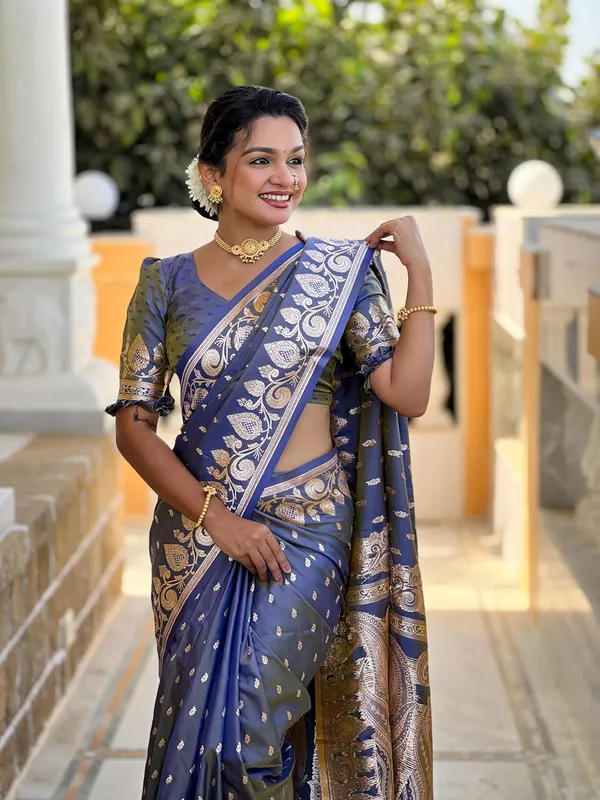 Women_Banarasi_Silk_Jacquard_Saree_With_Unstitched_Blouse_Piece