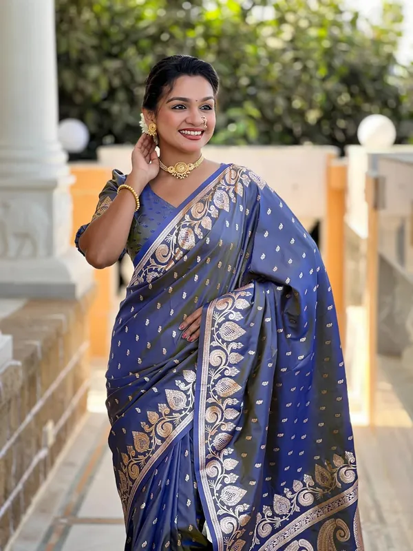 Women_Banarasi_Silk_Jacquard_Saree_With_Unstitched_Blouse_Piece