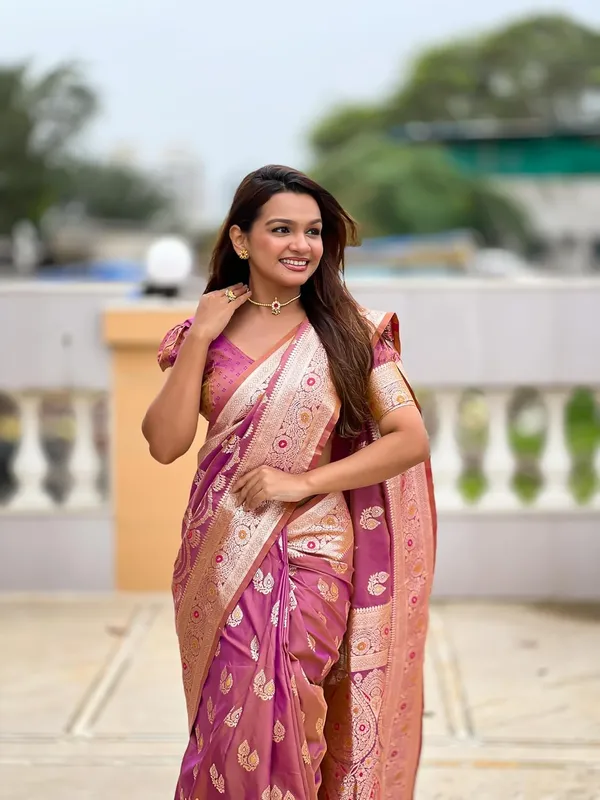 Banarasi_Silk_Jacquard_Saree_With_Blouse_Piece