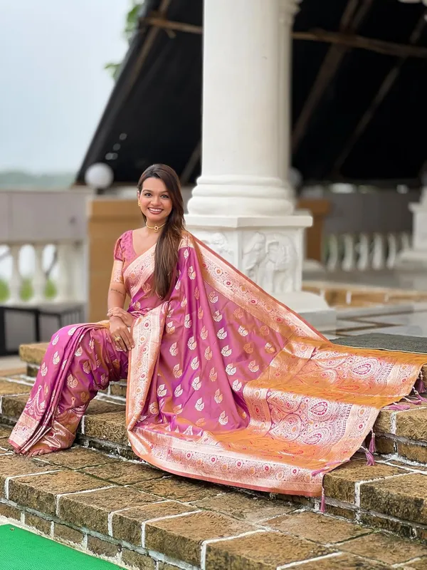 Banarasi_Silk_Jacquard_Saree_With_Blouse_Piece