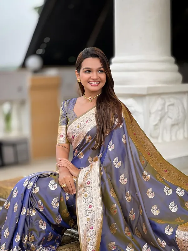 Banarasi_Silk_Jacquard_Saree_With_Blouse_Piece