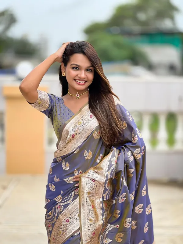 Banarasi_Silk_Jacquard_Saree_With_Blouse_Piece