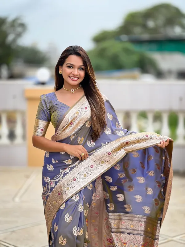 Banarasi_Silk_Jacquard_Saree_With_Blouse_Piece