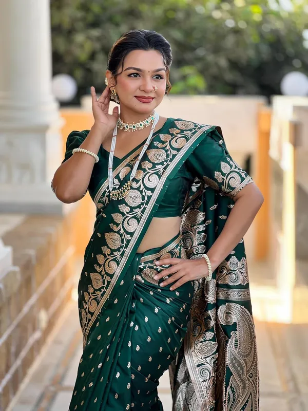 Banarasi_Silk_Jacquard_Saree_With_Blouse_Piece