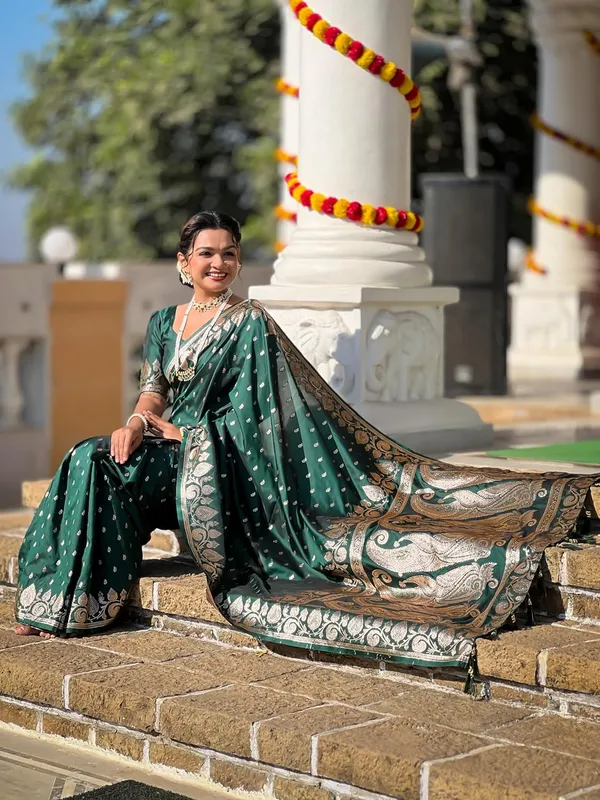 Banarasi_Silk_Jacquard_Saree_With_Blouse_Piece